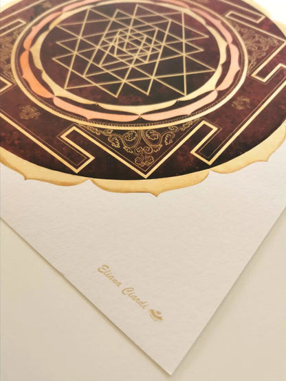 Detalle de la firma de Eliana Ciardi en Sri Yantra, garantía de autenticidad y acabado artesanal a mano de cada pieza de geometría sagrada