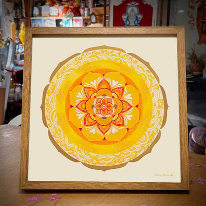 Mandala Golden Wave enmarcado con marco de madera