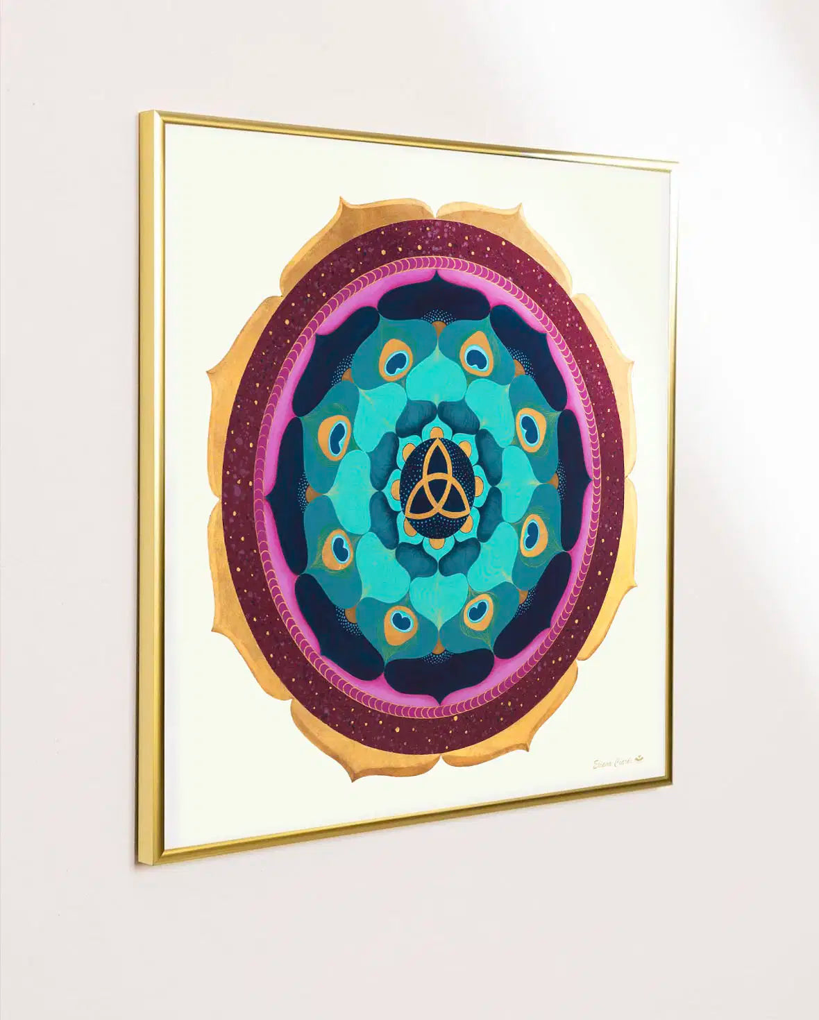 Mandala Gold Triquel enmarcado con marco de laton