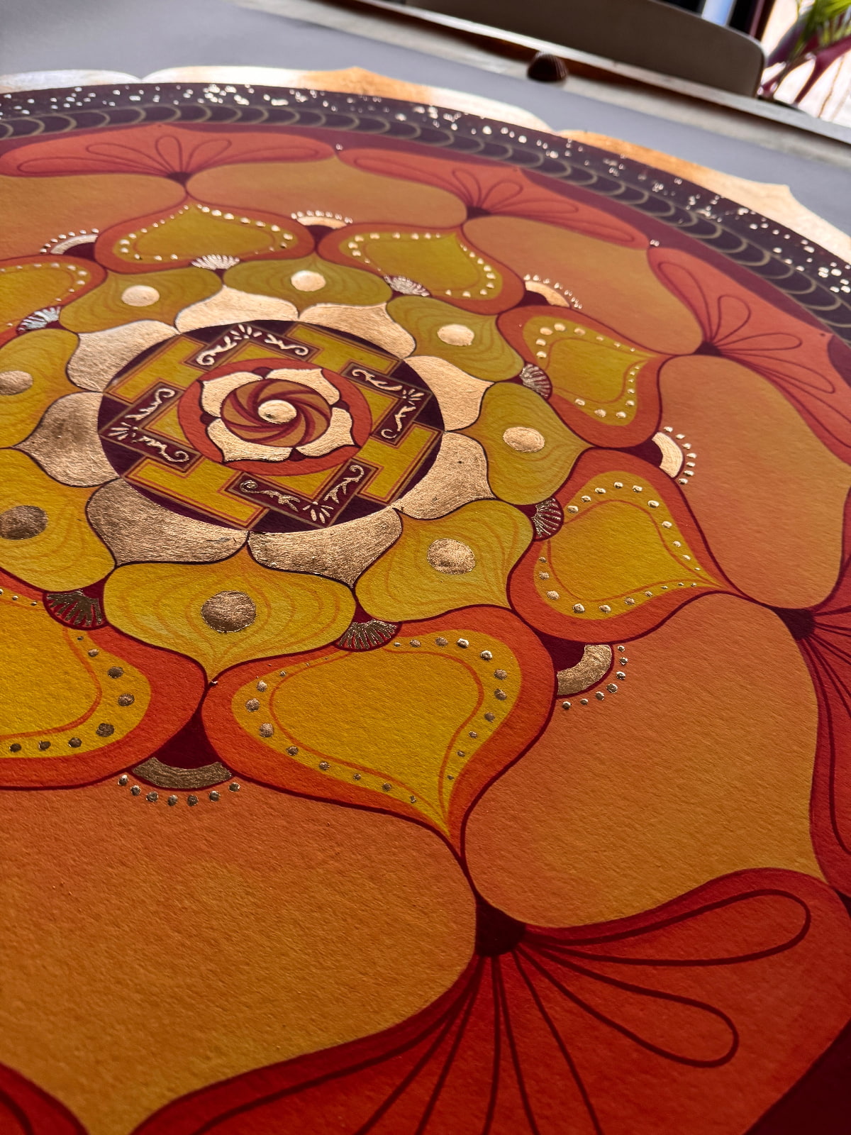 Mandala Deep Earth pan de oro