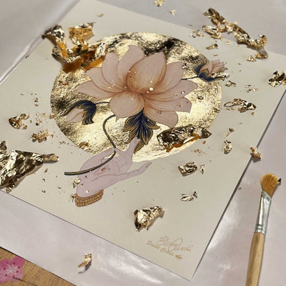 Lamina de la flor de loto con pan de oro aplicado a mano